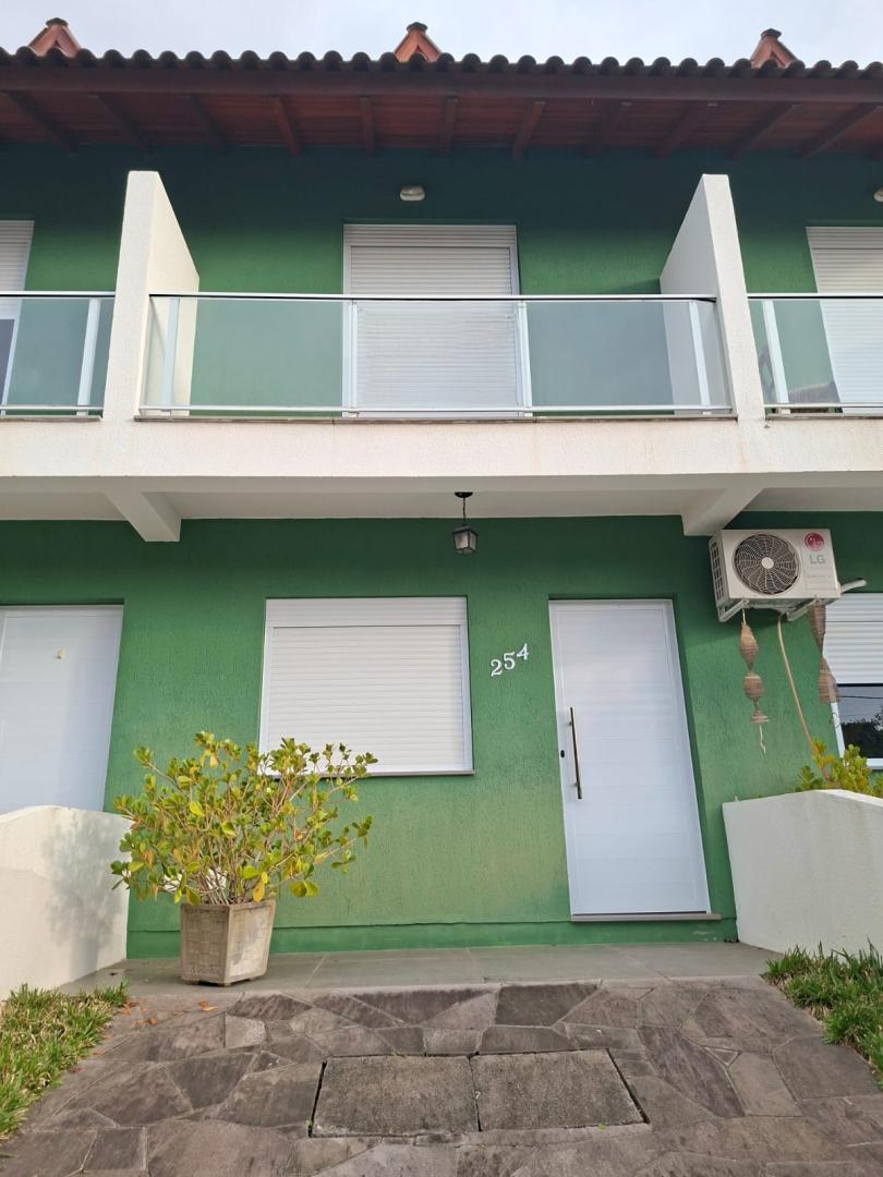 Severo&Rocco vende ótimo sobrado com 2 quartos e 1 vaga de garagem